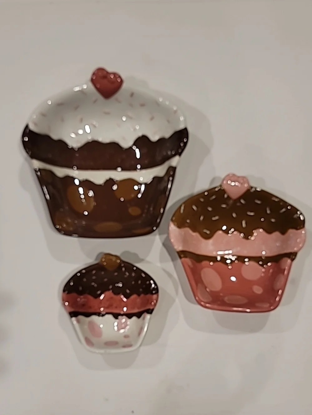 Cupcake Art Ceramic Dish Set in Pink and Brown Set Of 3